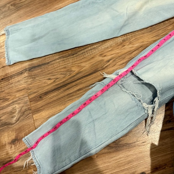 Abercrombie & Fitch Ultra High Rise 90s Straight Jean - Picture 7 of 9